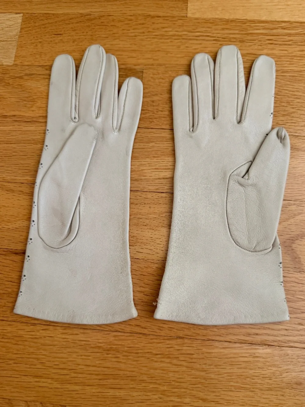 NWOT Kid Leather Womens Gloves Cream Color Size 7